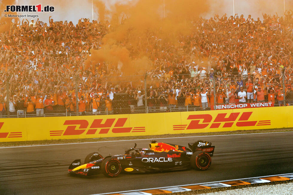 Foto zur News: Platz 15: Niederlande/Zandvoort (79/18-15-11-11-10-7-7) - &quot;Was die Strecke nicht hergibt, macht die Stimmung wett&quot;, schreibt einer. Positiv bewertet wird der geringe Auslauf, doch nach einem spannenden Qualifying folgt meist die Ernüchterung eines langweiligen Rennens.