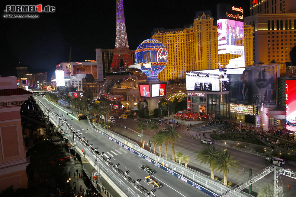 Foto zur News: Platz 13: USA/Las Vegas (87/16-16-15-14-13-10-3) - Das neueste Glamour-Projekt der Formel 1 hatte bislang nicht viel Zeit, um sich zu beweisen. Doch was im ersten Jahr gesehen wurde, reicht aus, um zumindest mit Abstand beste US-Strecke zu werden. Nur ein Kollege bezeichnet den Grand Prix als &quot;witzlos&quot; und gibt drei Punkte.