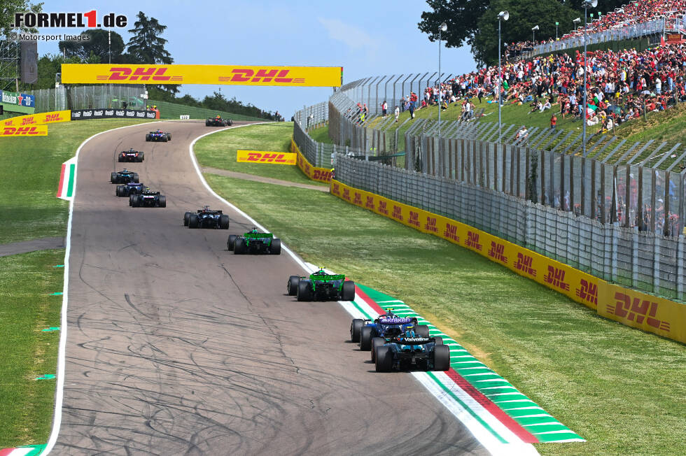 Foto zur News: Platz 14: Emilia-Romagna/Imola (80/20-15-12-11-9-8-5) - Ein ähnliches Problem hat Imola, was zwar ein tolles Layout und wenig Auslauf hat, aber am Sonntag meist zu einer Prozession verkommt. Trotzdem bekommt die &quot;Old-School-Strecke&quot; eine Top-5-Wertung, bei den meisten ist sie &quot;in der aktuellen Form leider nur mittelprächtig&quot;.