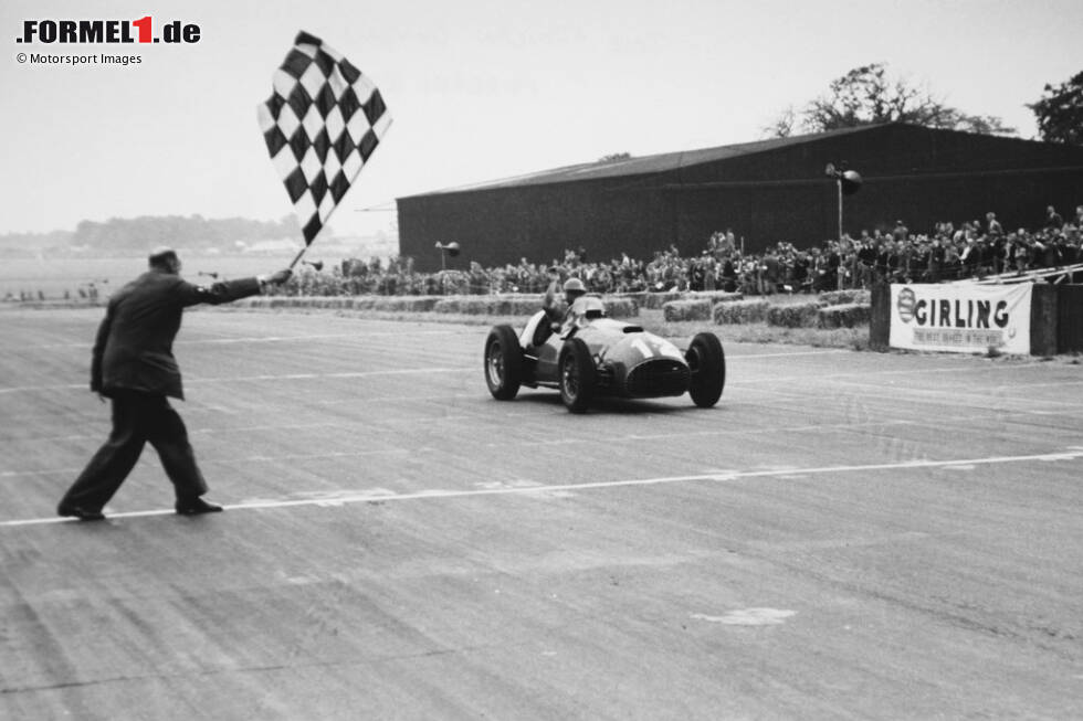 Foto zur News: Er war der erste Sieger von Ferrari in der Formel 1: Jose Froilan Gonzalez legte mit seinem Sieg in Silverstone 1951 den Grundstein für die späteren Ferrari-Erfolge und beendete damit auch die Dominanz von Alfa Romeo, die bis dahin jedes F1-Rennen (außer das Indy500) gewonnen hatten.