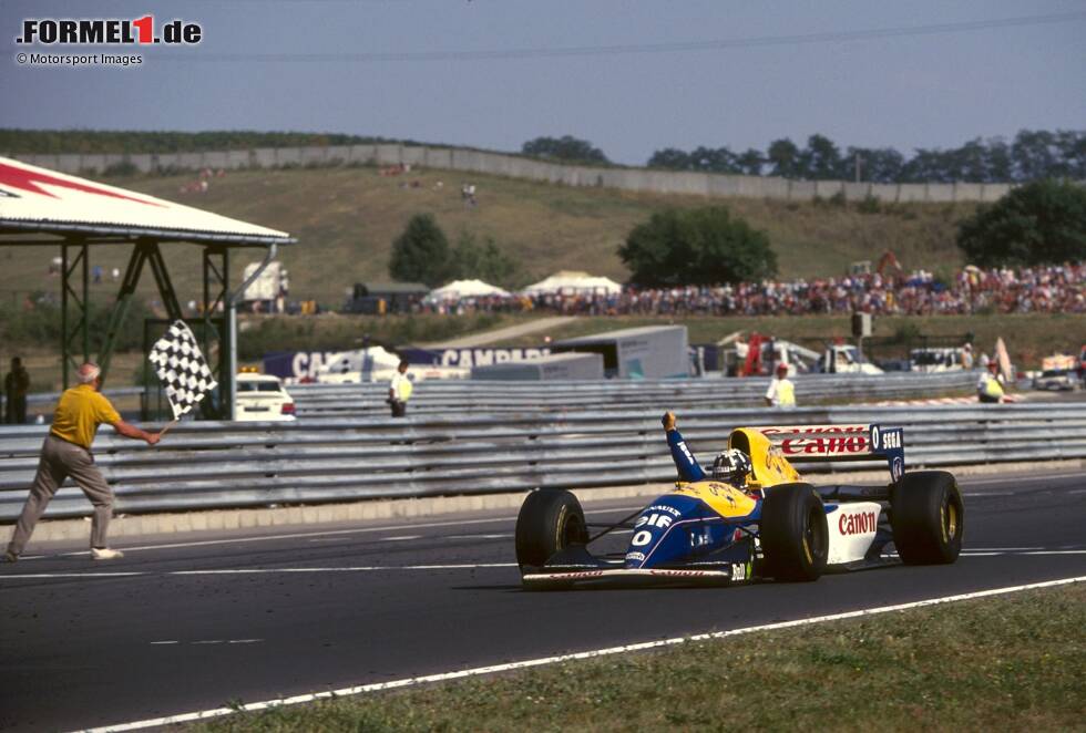 Foto zur News: 1993: Im elften Rennen mit siegfähigem Material macht Damon Hill als Williams-Fahrer das Beste daraus und gewinnt in Ungarn. Mehr noch: Er gewinnt auch ...