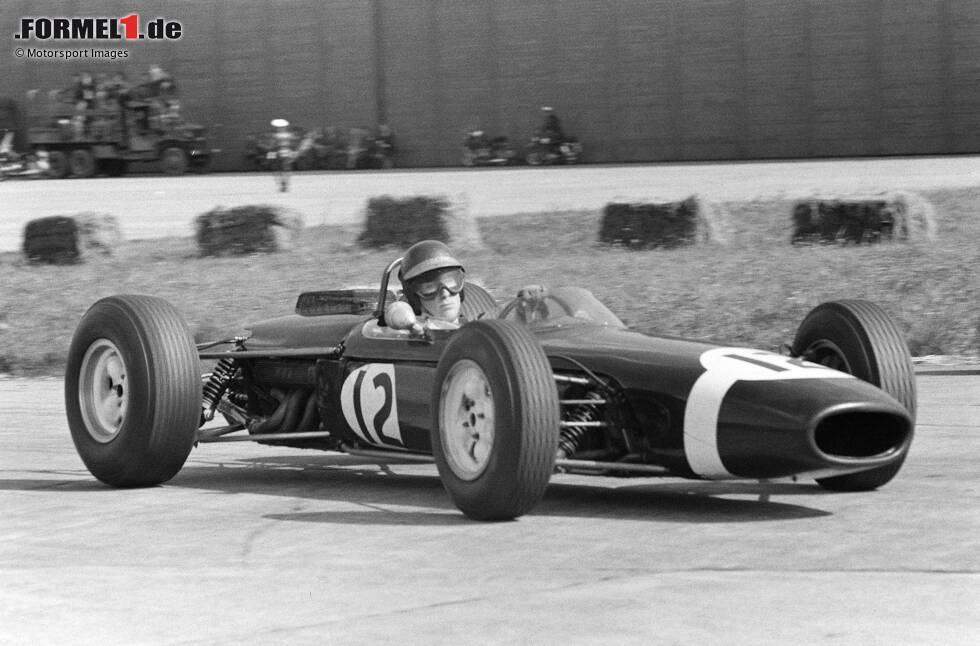 Foto zur News: Jochen Rindt gibt 1964 beim Österreich-Grand-Prix in Zeltweg sein Formel-1-Debüt in einem Brabham BT11, aber er fällt mit technischen Problemen aus. Auf seinen zweiten Start muss er eine Weile warten, erst ...