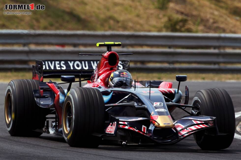 Foto zur News: ... kehrt Kubica zurück. Ersatzmann Vettel aber landet nur kurz wieder auf der Ersatzbank: Schon ab Ungarn fährt er für Toro Rosso den STR02.