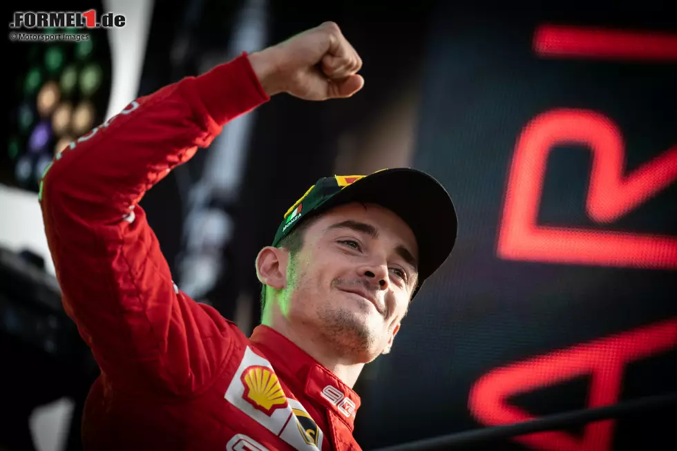 Foto zur News: Top: Charles Leclerc (2017) - Er ist damals der erste Meister der &quot;neuen&quot; Formel 2. Nachdem der Monegasse im Vorjahr bereits die GP3 gewonnen hatte, ist sein Weg in die Königsklasse vorgezeichnet. 2018 fährt er zunächst für Sauber, ein Jahr später holt ihn Ferrari ins Werksteam. Inzwischen mehrfacher GP-Sieger und Vizeweltmeister 2022.