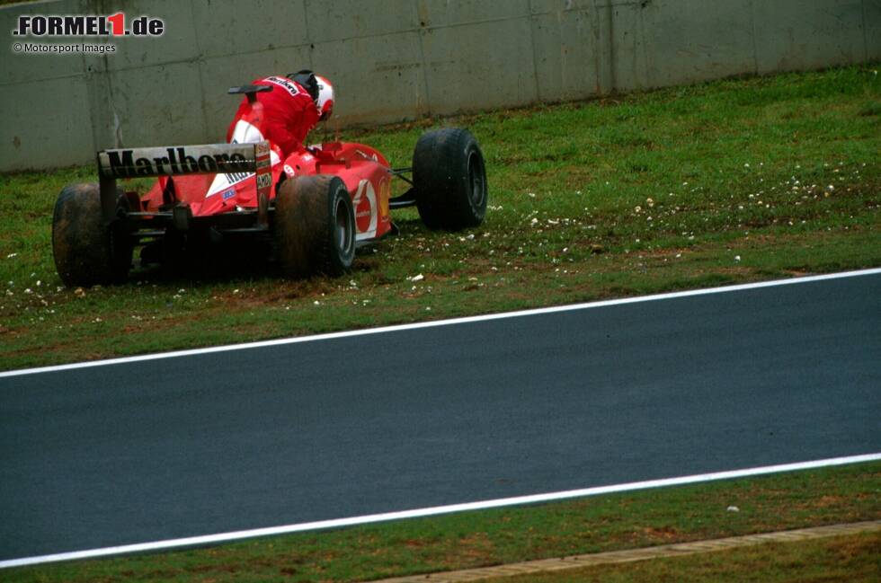 Foto zur News: ... 2003 setzt sich seine Pechsträhne in Brasilien ein weiteres Mal fort. Dieses Mal schafft er es bis Runde 47, dann stoppt ihn an erster Stelle liegend ein fehlerhaftes Benzinsystem. Dann ...