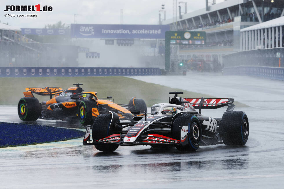 Foto zur News: Kevin Magnussen (Marc Surer: 2) - &quot;Hatte vom Speed her seinen Teamkollegen im Griff. Gute Show mit den Regenreifen.&quot;