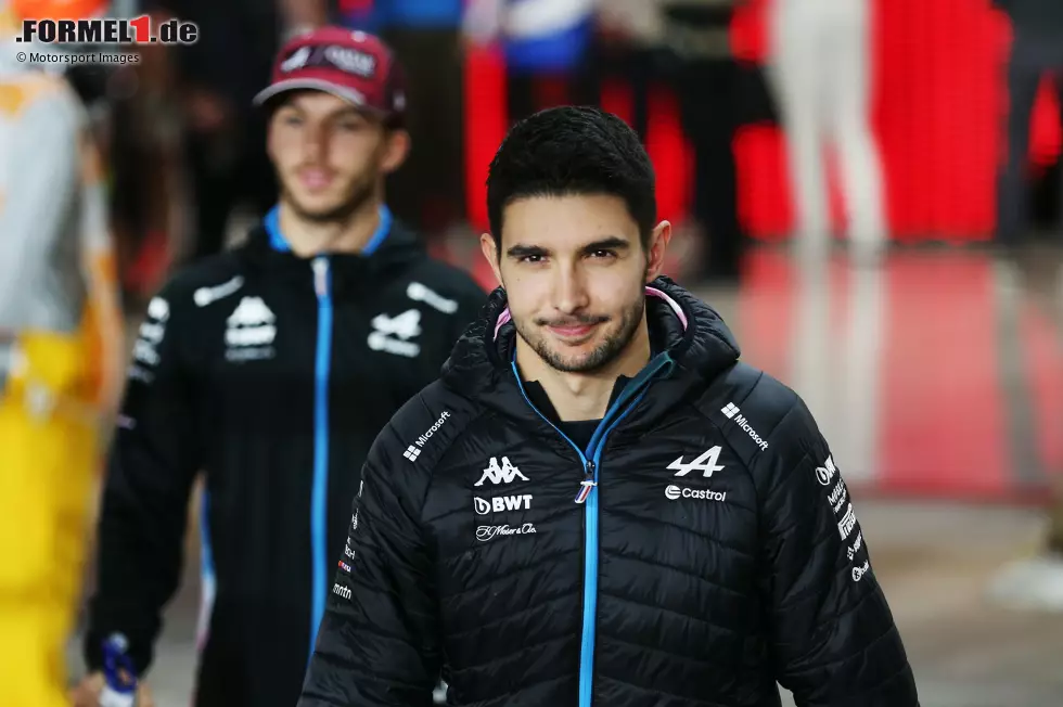 Foto zur News: Esteban Ocon (Redaktion: 5) - Auch wir wundern uns über den großen Rückstand auf den Teamkollegen, können ihn nach P18 im Sprint-Qualifying, P14 im Sprint und P20 im Qualifying aber nicht besser bewerten. Im Rennen dann unverschuldet abgeräumt und so ohne Chance, sich doch noch für eine bessere Note zu empfehlen.