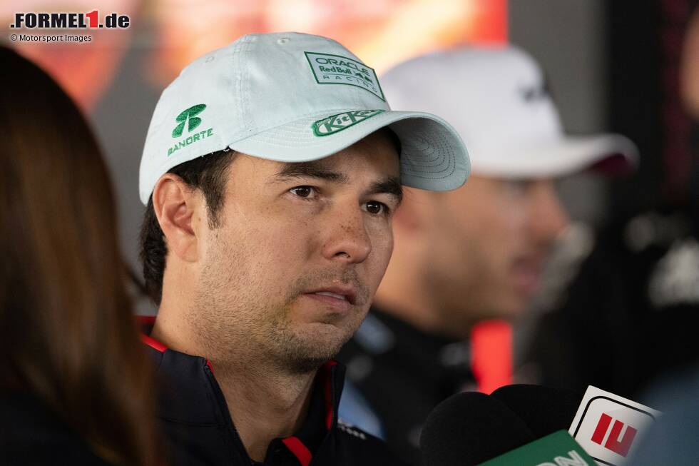 Foto zur News: Sergio Perez (Redaktion: 6) - Auch von der Redaktion gibt es die Höchststrafe. Im Qualifying in Q1 ausgeschieden, beim Start direkt eine Strafe eingehandelt, der Zwischenfall mit Lawson und auch insgesamt einfach viel zu langsam. Ein schlimmeres Heimrennen hätte es kaum geben können.