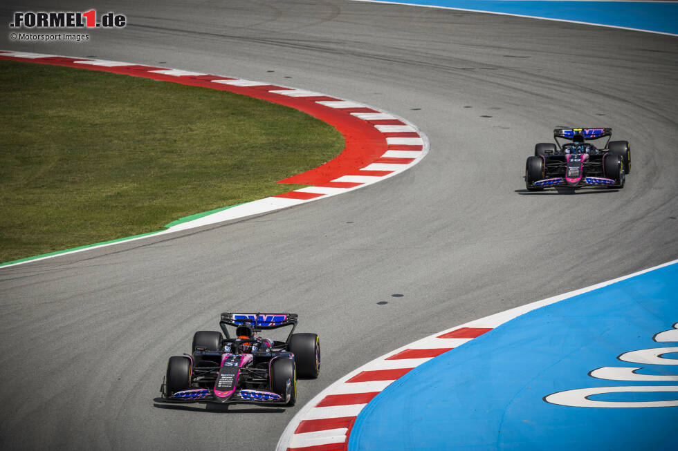 Foto zur News: 10. Barcelona: Alpine feiert den ersten Sieg der Saison - und dann direkt einen Doppelerfolg mit Gasly vor Ocon. An der WM-Spitze rückt Hülkenberg als Dritter weiter an Tsunoda heran, der erneut punktlos bleibt. Stand: 1. Tsunoda (55), 2. Hülkenberg (52), 3. Ricciardo (29), 4. Ocon (29), 5. Gasly (28).