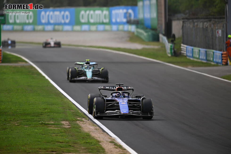 Foto zur News: 16. Monza: Während Albon den ersten Williams-Sieg des Jahres holt, fährt Teamkollege Colapinto gleich bei seinem Debüt als Dritter aufs Podium. In der WM ändert sich vorne nichts, weil die beiden Titelrivalen Hülkenberg und Tsunoda crashen. Stand: 1. Hülkenberg (82), 2. Tsunoda (70), 3. Ricciardo (53), 4. Magnussen (48), 5. Albon (47).