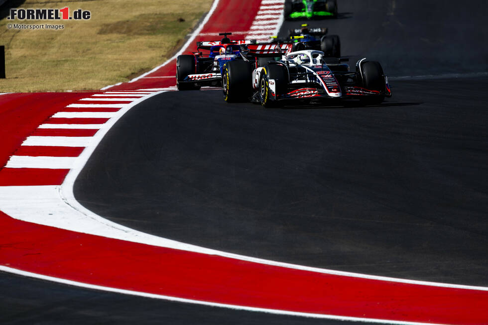 Foto zur News: 19. Austin: Voller Erfolg für Haas beim Heimrennen! Magnussen gewinnt den Sprint, Hülkenberg das Rennen. Lawson steht gleich beim Comeback auf dem Podium und Colapinto schafft es auch in seinem vierten Formel-1-Rennen wieder aufs Treppchen. Stand: 1. Hülkenberg (107), 2. Tsunoda (76), 3. Albon (57), 4. Ricciardo (54), 5. Magnussen (54).