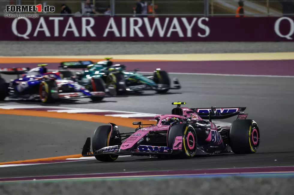 Foto zur News: 23. Doha: &quot;Weltmeister&quot; Hülkenberg gewinnt zwar den Sprint, scheidet im Hauptrennen aber aus. Dort holt Gasly seinen dritten Saisonsieg vor Zhou und schiebt sich damit noch in die Top 3 in der Meisterschaft. Stand: 1. Hülkenberg (126), 2. Tsunoda (88), 3. Gasly (75), 4. Magnussen (73), 5. Ocon (62.).