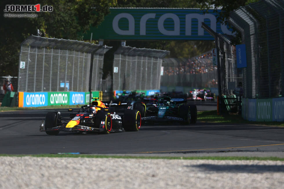 Foto zur News: Sergio Perez (Marc Surer: 4) - &quot;Ihm liegen untersteuernde Autos, ganz anders als Verstappen. 2023 hat er mit so einer Balance Rennen gewonnen. Die Strafe war okay. In der Formel 1 gibt es ja seit einiger Zeit größere Rückspiegel. Die brauchen die Fahrer aber offensichtlich nur zum Verteidigen, nicht zum Platzmachen ...&quot;