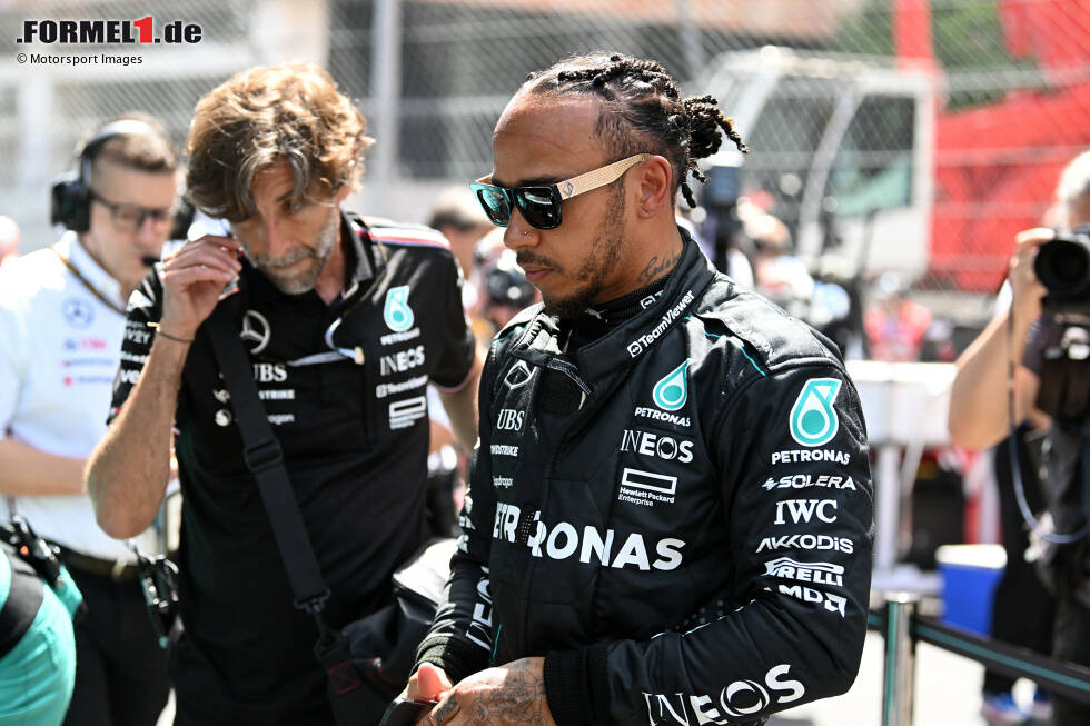 Foto zur News: Lewis Hamilton (Redaktion: 3) - Auch wir sind nicht beeindruckt von P7 in Qualifikation und Rennen. Dazu kann man von einem siebenmaligen Weltmeister durchaus erwarten, ein bisschen mitzudenken. Hätte selbst ahnen können, dass er auf seiner Outlap nach dem Boxenstopp Gas geben muss ...