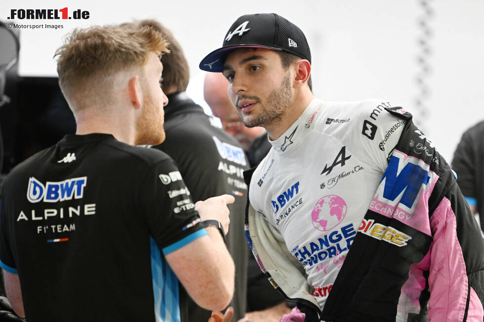 Foto zur News: Esteban Ocon (Redaktion: 3) - Hier wiederum stimmen wir zu. Der Alpine war in Singapur nicht gut genug für die Top 10, daher sind P15 im Qualifying und P13 im Rennen nicht so verkehrt. Das Auto machte es schwer, sich für eine noch bessere Note zu empfehlen.