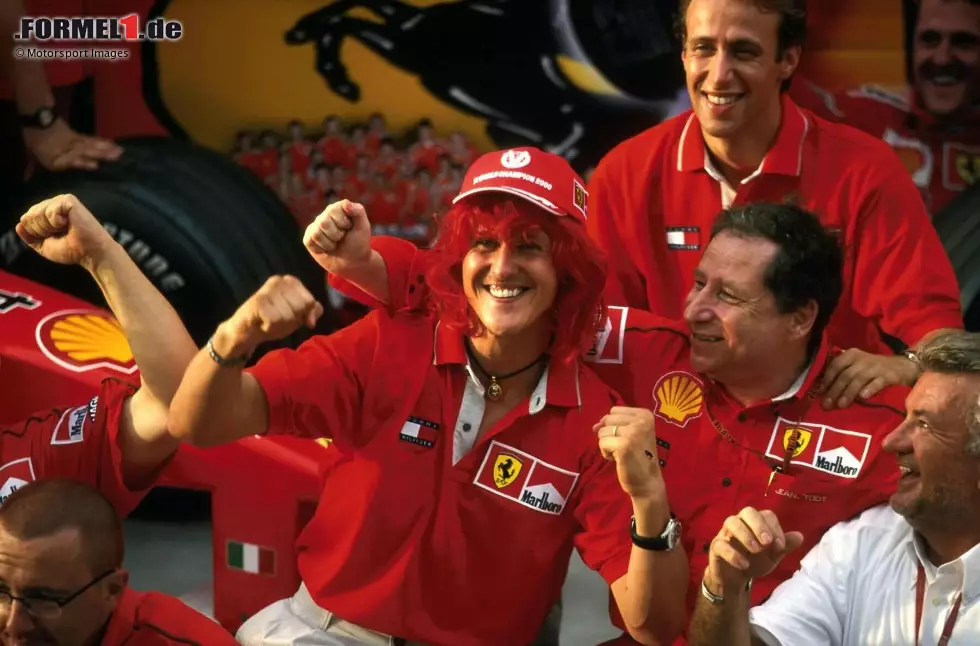 Foto zur News: Die Serie reißt ausgerechnet beim Ferrari-Heimspiel 2001 in Imola, wo Schumacher in der Qualifikation nur Vierter wird. Obwohl Schumacher im Verlauf seiner Karriere insgesamt 68 Polepositions holt, ist diese Serie tatsächlich der einzige Fall, bei dem er mehr als drei Poles nacheinander holt.