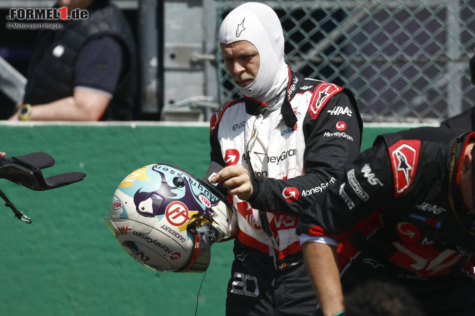 Foto zur News: Kevin Magnussen (Redaktion: 4) - Auch in der Redaktion gab es Stimmen für eine 3, weil er die Einstoppstrategie gut umsetzte. Die Mehrheit sah ihn aber etwas schlechter, weil er zum Beispiel im Qualifying wieder hinter Hülkenberg landete und auch im Rennen zunächst hinten lag. Am Ende geht es so knapp an einer besseren Note vorbei.