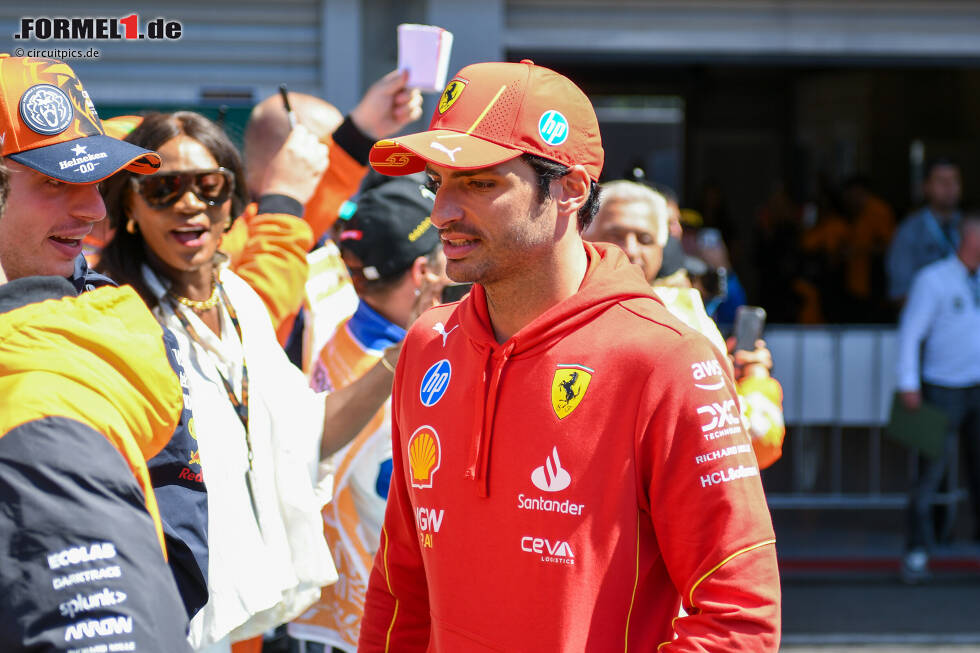 Foto zur News: Carlos Sainz (Redaktion: 3) - Das sehen wir ähnlich. Vermasselte die entscheidende Runde im Qualifying und brachte sich so selbst um eine bessere Ausgangslage. Im Rennen dann auch nicht ganz fehlerfrei. Mehr als eine 3 gibt es dafür nicht.