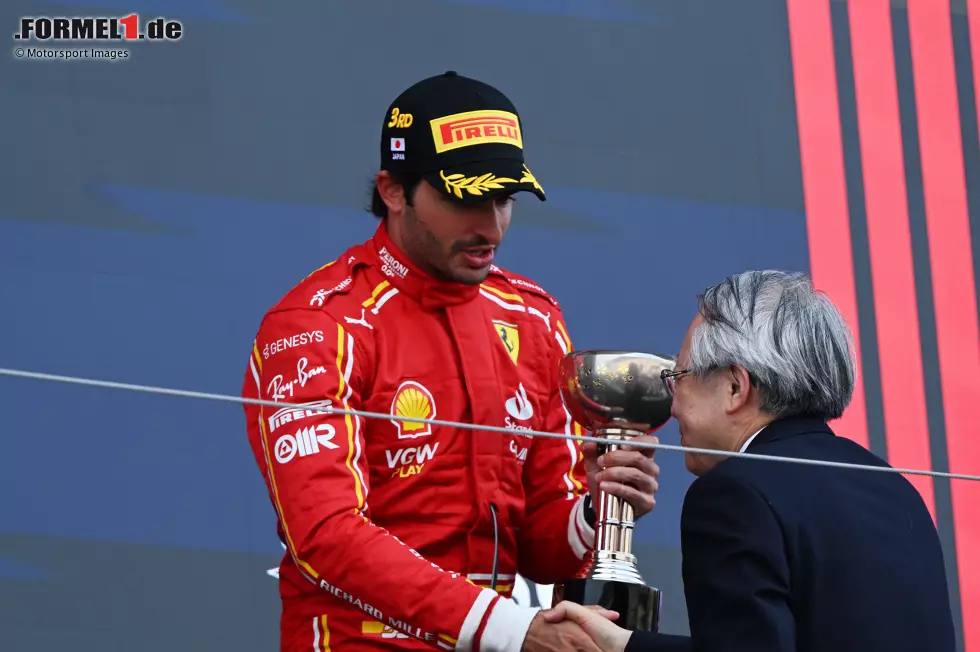 Foto zur News: Carlos Sainz (Redaktion: 2) - Wir sehen es etwas anders, so viel stärker als Leclerc war er für uns vor allem im Rennen nicht. Auch im Qualifying war er nur rund eine Zehntelsekunde schneller. Trotzdem natürlich eine &quot;gute&quot; Leistung, weshalb er auch von uns die 2 bekommt.