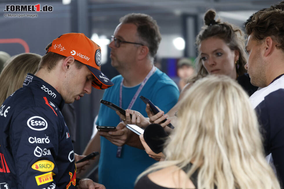 Foto zur News: Max Verstappen (Redaktion: 3) - Auch uns waren es unter dem Strich dieses Mal zu viele Fehler. An dem Hamilton-Crash hatte er zumindest auch seinen Anteil, was am Ende noch einen weiteren Platz gegen Leclerc kostete. Mit etwas Pech wäre sein Rennen da sogar ganz vorbei gewesen ...