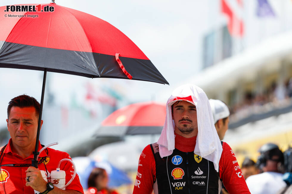 Foto zur News: Charles Leclerc (Redaktion: 2) - Auch bei uns gibt das starke Rennen am Ende den Ausschlag für die 2, denn davor war es kein so gutes Wochenende. Am Sonntag dann aber das Maximum aus dem Ferrari herausgeholt und sogar (wenn natürlich auch nur mit Glück) vor beiden Red Bulls gelandet.