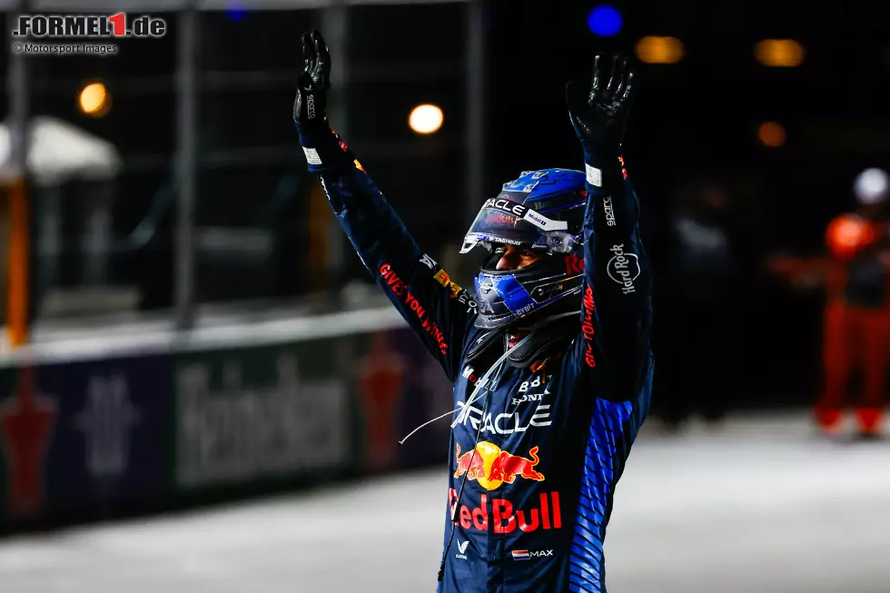 Foto zur News: Max Verstappen (Redaktion: 2) - Der Weltmeister hat sein Hauptziel erreicht und den vierten Titel geholt. Das machte er in abgeklärter Manier, doch uns fehlte der magische Verstappen-Faktor, mit dem er sonst auf das Podium gefahren wäre.