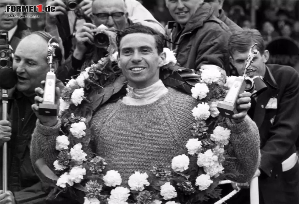 Foto zur News: 1965: Der Brite Jim Clark ist der dominierende Fahrer der 1960er-Jahre, und das zeigt sich auch anhand der Anzahl seiner &quot;Grand Slams&quot;: Achtmal erzielt Clark die Poleposition, führt in jeder Rennrunde, fährt die schnellste Rennrunde und gewinnt den Grand Prix!