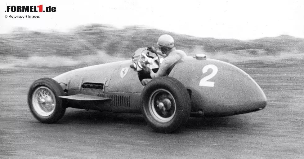 Foto zur News: 1952: Der Italiener Alberto Ascari ist im Ferrari der dominierende Fahrer der Saison 1952. Vom Belgien-Grand-Prix bis zum Niederlande-Grand-Prix liegt er 305 Rennrunden lang ununterbrochen in Führung!