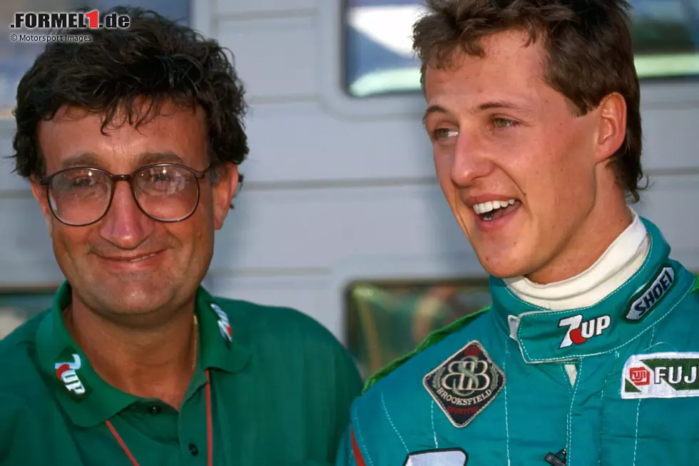 Foto zur News: Von Grün zu Grün: Lange ist es her, dass das Aston-Martin-Team noch Jordan hieß. 1991 startete das einstige Kultteam in sein Formel-1-Abenteuer - und verhalf unter anderem Michael Schumacher zum Debüt. Welche andere Fahrer noch für den Rennstall ihr erstes Rennen fuhren, zeigen wir in der Fotostrecke - von heute bis damals.