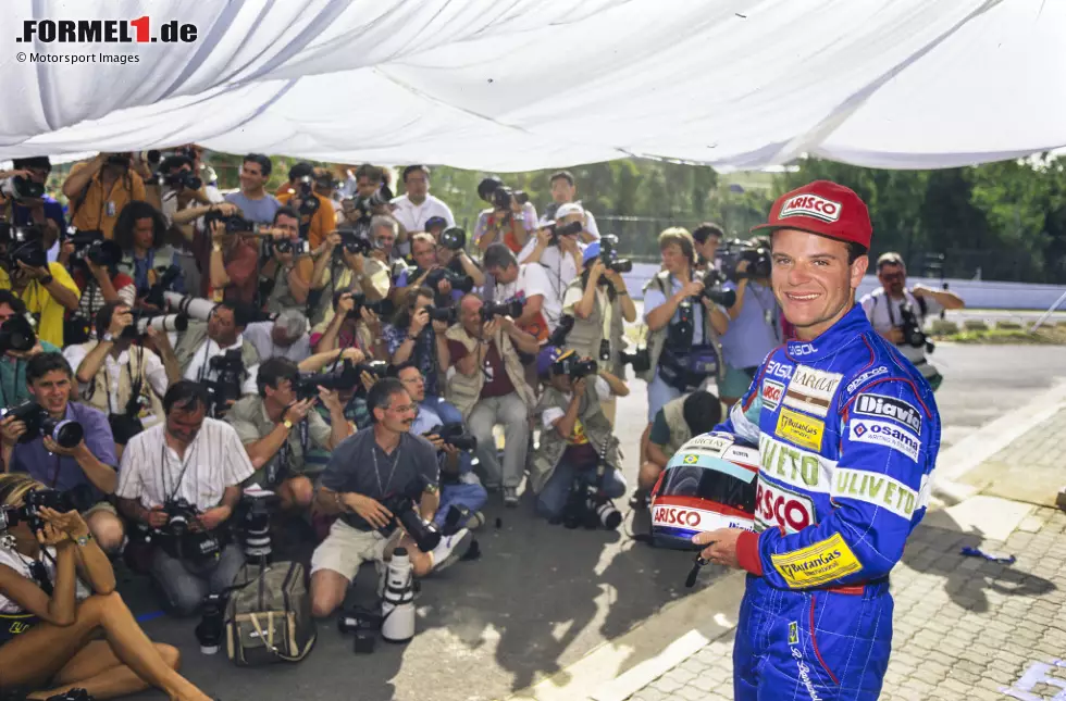 Foto zur News: Rubens Barrichello (1993): Deutlich länger hält Barrichello in der Formel 1 durch, nämlich 19 Jahre. Die ersten vier Jahre verbringt er bei Jordan, wo es zunächst holprig mit nur einem Punktergebnis losgeht. Doch der Brasilianer weiß später auf sich aufmerksam zu machen und landet über Stewart bei Ferrari, wo er zwei Mal Vize-WM wird.