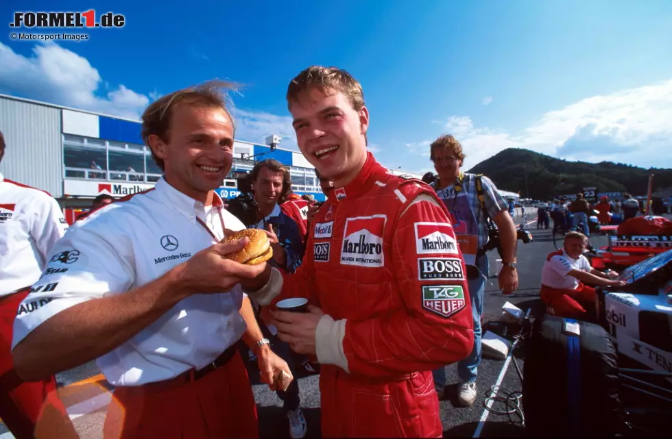 Foto zur News: Jan Magnussen (1995): Auch Kevins Vater Jan gibt sein Debüt bei McLaren. Der Däne gilt nach seinem souveränen Titel in der Britischen Formel 3 (14 Siege in 18 Rennen) als Toptalent und springt in Aida für den kranken Mika Häkkinen ein - P10. Es ist sein einziger Start für McLaren, erst zwei Jahre später bekommt er bei Stewart einen Sitz.