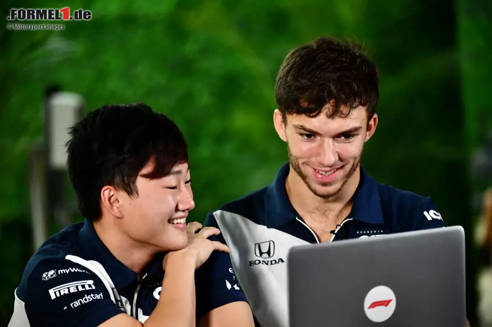 Foto zur News: 2021 war es zuvor Yuki Tsunoda, der neben Gasly aufsteigen durfte. Beide verstanden sich bei AlphaTauri blendend und blieben gute Freunde, auch nach Gaslys Wechsel zu Alpine.