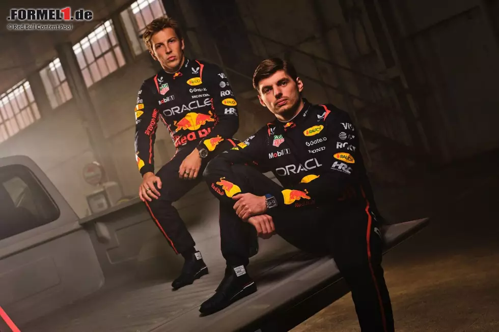 Foto zur News: Red Bull: Liam Lawson (Neuseeland) und Max Verstappen (Niederlande)