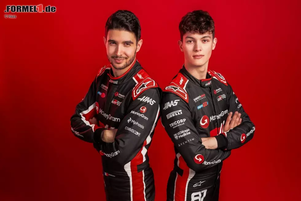 Foto zur News: Haas: Esteban Ocon (Frankreich) und Oliver Bearman (Großbritannien)