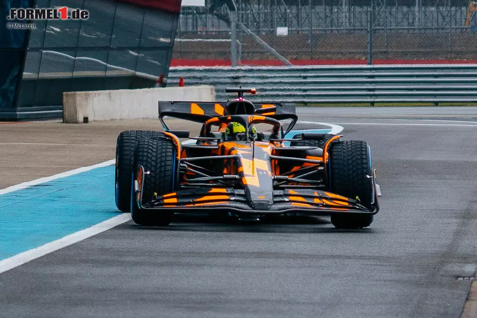 Foto zur News: Der MCL39 versteht sich als eine Weiterentwicklung des MCL38, mit dem McLaren 2024 die Konstrukteurswertung gewonnen hat.