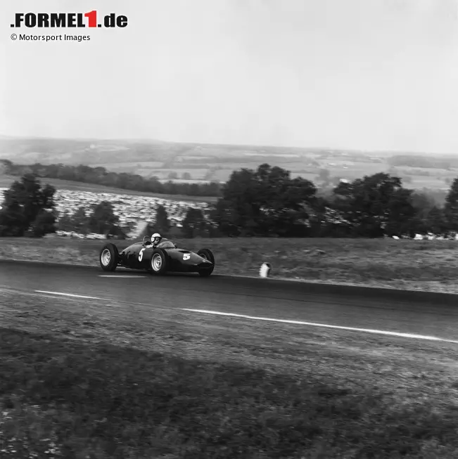 Foto zur News: Tony Brooks gehört zu den Glücklichen, die ihre Karriere freiwillig beenden. Der Vizeweltmeister von 1959 hört zwei Jahre später auf und verabschiedet sich mit einem dritten Platz in Watkins Glen 1961 von der Formel-1-Bühne. Es ist sein erster Podestplatz in zwei Jahren. Brooks stirbt 2022 als bis dahin letzter lebender Gewinner der 50er.