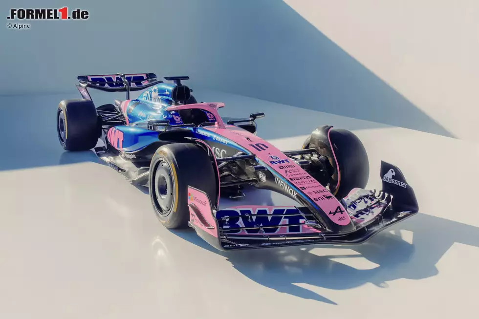 Foto zur News: 29 Punkte: Alpine - Metallic-Blau und Rosa in der Kombination? Überzeugt uns nicht. Gleich zweimal gab es dafür nur einen Punkt. Unser Schlusslicht im Designranking 2025, wenn auch nur haarscharf.