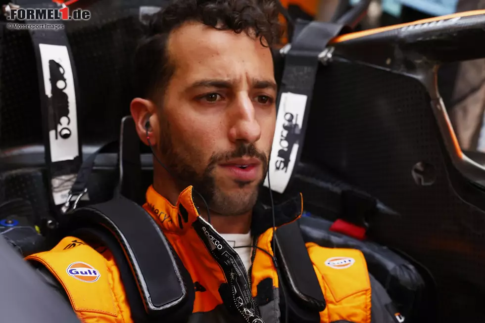 Foto zur News: Daniel Ricciardo: Bei McLaren läuft in zwei Jahren nicht viel für den Australier, obwohl er 2021 in Monza einen Doppelsieg anführt. 2022 einigt man sich mit Ricciardo auf eine Ausgleichszahlung, damit sein Platz frei wird für Oscar Piastri. Ricciardo versucht es ab 2023 bei AlphaTauri/Racing Bulls, ist aber auch dort vorzeitig raus.