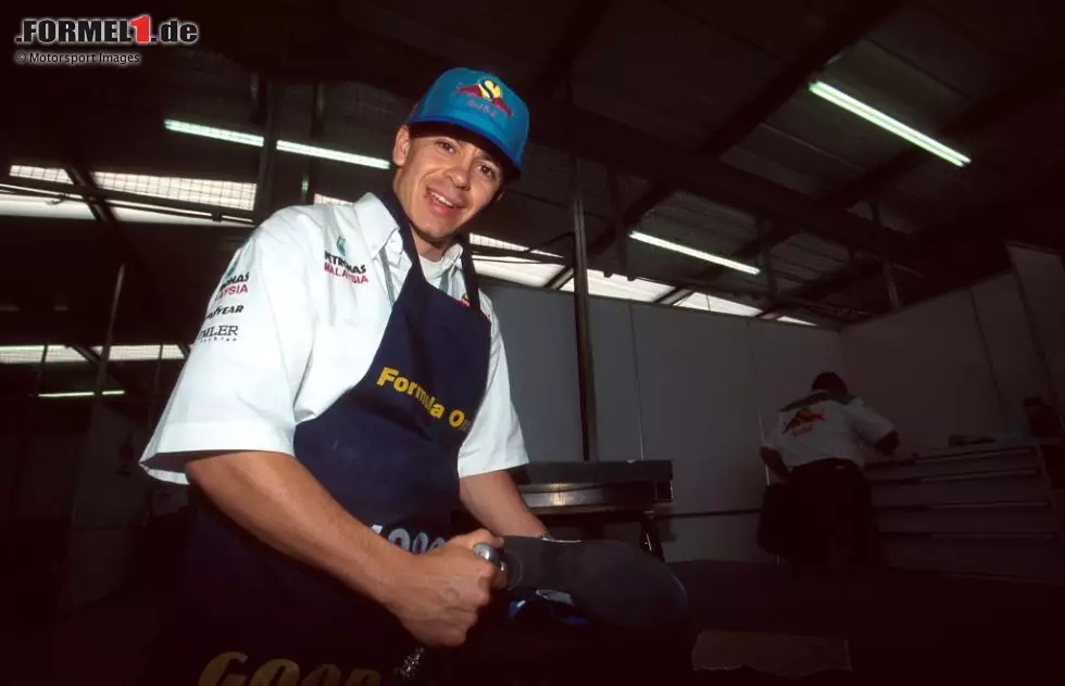 Foto zur News: Norberto Fontana (1997): Der Argentinier ersetzt in Frankreich Gianni Morbidelli, der sich den Arm gebrochen hatte. Drei Rennen darf er bleiben, bis der Italiener zurückkehrt. Beim Saisonfinale in Jerez fährt er ein letztes Mal, hält mutmaßlich auf Ferrari-Ansage WM-Kandidat Jacques Villeneuve auf, bekommt aber kein Cockpit mehr.