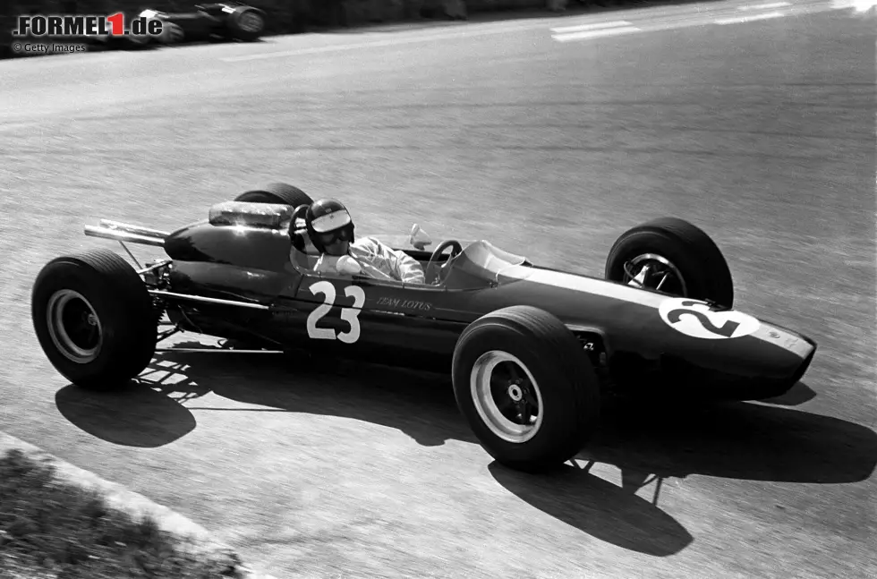 Foto zur News: ... in der zweiten Saisonhälfte kommt Clark in vier von fünf Rennen nicht über die Distanz und punktet nur noch beim Saisonfinale. Das bedeutet am Jahresende den dritten Platz in der Fahrer-WM hinter John Surtees und Graham Hill.