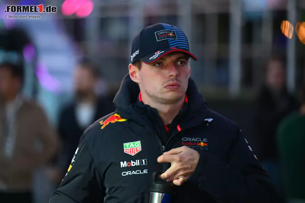 Foto zur News: Max Verstappen (Red Bull): 8 Punkte - Kollision in Österreich (2), Abdrängen in Mexiko (2), zu schnell unter VSC in Brasilien (1), unnötig langsam gefahren in Katar (1) und Kollision in Abu Dhabi (2)