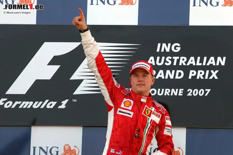 Foto zur News: Kimi Räikkönen (P1, Australien 2007): Besser macht es der &quot;Iceman&quot;, der nicht nur sein Ferrari-Debüt 2007 in Melbourne gewinnt. Er wird in seiner ersten Saison mit den Roten am Ende auch direkt Weltmeister. Bis heute ist er der letzte Ferrari-Champion.