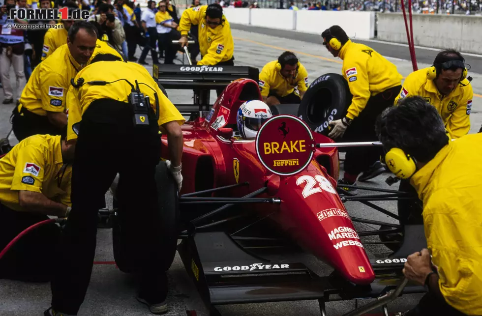 Foto zur News: Nicola Larini (P12, Japan 1992): Weil Ferrari Ivan Capelli zwei Rennen vor Ende der Saison 1992 rauswirft, bekommt Landsmann Larini seine Chance. In Suzuka und Adelaide bleibt er allerdings jeweils ohne Punkte. Bekommt 1994 zwei weitere Rennen für die Scuderia und holt beim tragischen Imola-GP als Zweiter seinen einzigen Podestplatz.