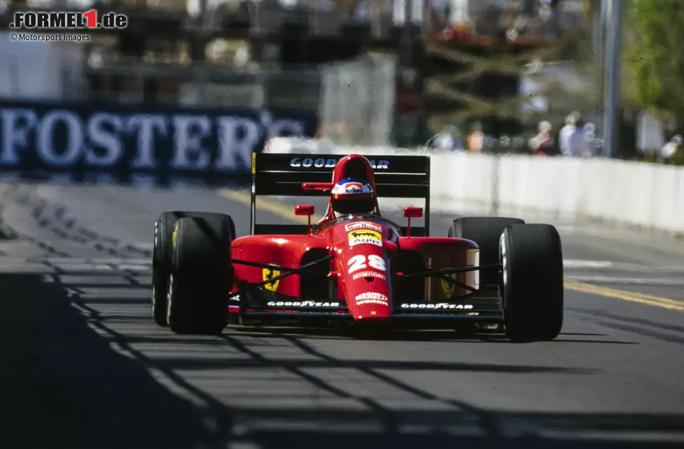 Foto zur News: Jean Alesi (P12, USA 1991): Der Franzose fährt bei seinem Ferrari-Debüt beim Saisonauftakt 1991 in Phoenix zwar die schnellste Runde, bleibt mit einem Getriebeproblem am Ende ober ohne Punkte. Es passt zu seiner oft glücklosen Karriere, in der er mit Ferrari 1995 in Kanada lediglich ein Rennen gewinnt.