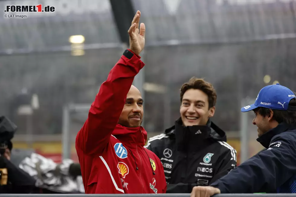 Foto zur News: Lewis Hamilton (Redaktion: 4) - Uns auch nicht, weshalb wir sogar nur eine 4 geben. War langsamer als Leclerc, was zu erwarten war, und ließ sich im Rennen in der letzten Runde von Piastri abkochen. Einem Hamilton in Bestform wäre das nicht passiert. Dazu der Dreher im Qualifying. Braucht noch Zeit, um sich an das Auto zu gewöhnen.