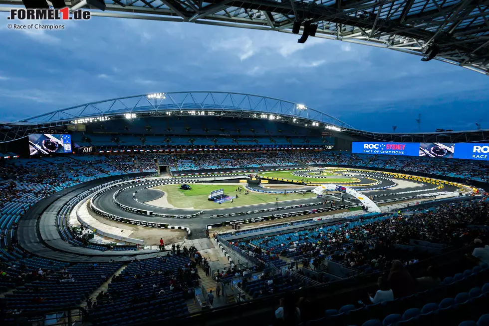 Foto zur News: Das Race of Champions 2025 fand im Olympiastadion von Sydney auf einer eigenes angelegten Strecke statt, auf der die Fahrer in Duellen gegeneinander antraten.