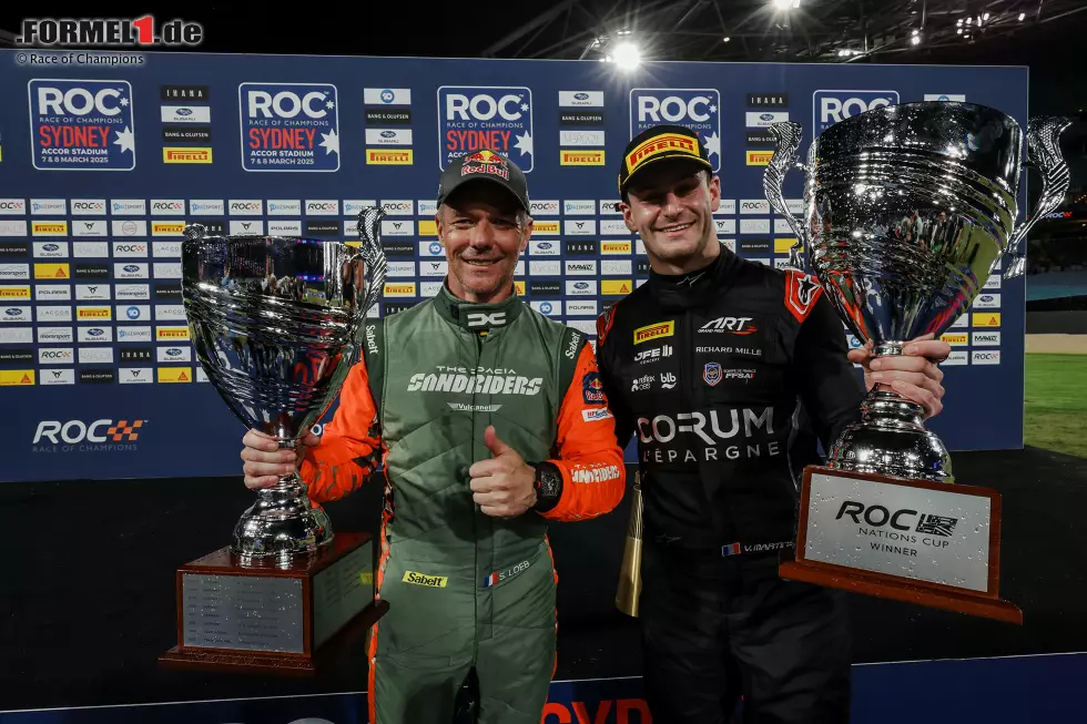 Foto zur News: Und auch im Nations Cup triumphierte Loeb gemeinsam mit seinem Landsmann Victor Martins, der 2025 in der Formel 2 antritt und am kommenden Wochenende in Melbourne im Rahmen der Formel 1 in die Saison startet. Loeb und Martins zelebrierten ihren Sieg mit jeweils einem Rückwärtssalto.