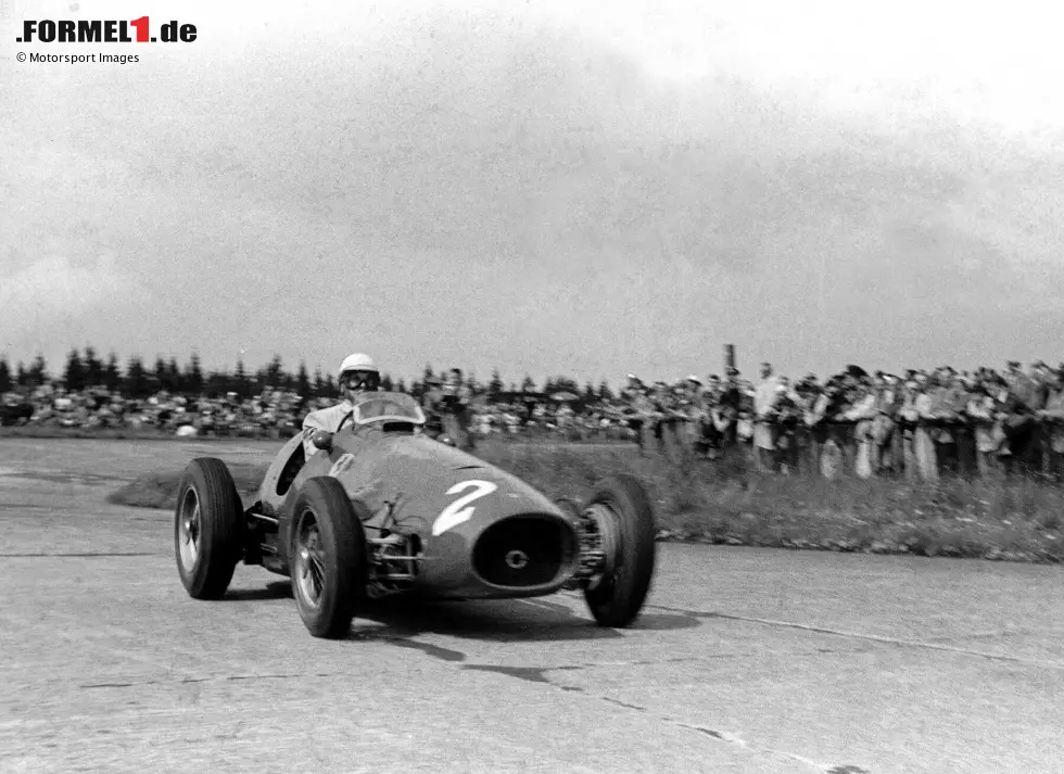 Foto zur News: Giuseppe Farina (Ferrari 500) gewinnt 1953 den Grand Prix von Deutschland.