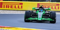 Foto zur News: Max Verstappen aufgehalten: Strafe für Saubers Guanyu Zhou