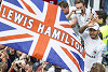 Foto zur News: Sir Lewis Hamilton: Queen wird Formel-1-Star zum Ritter